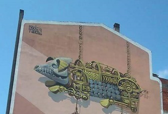 Detalle del mural de Pixel Pancho en la Gran Vía