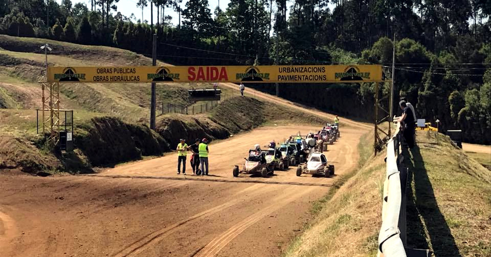 Entrenamientos del 10 Autocross Carballo que tuvieron lugar en el Circuito el pasado finde / Foto: Escudería La Coruña Entrenamientos del 10 Autocross Carballo que tuvieron lugar en el Circuito el pasado finde / Foto: Escudería La Coruña