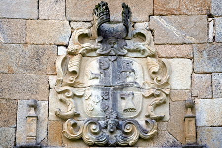 Escudo do Pazo de Vilardefrancos