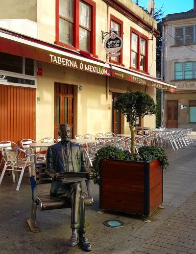 Estatua de Alfredo Braas en la calle Corua