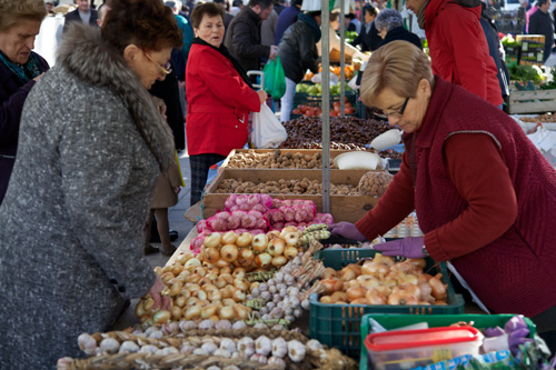 Mercado na praza do Concello