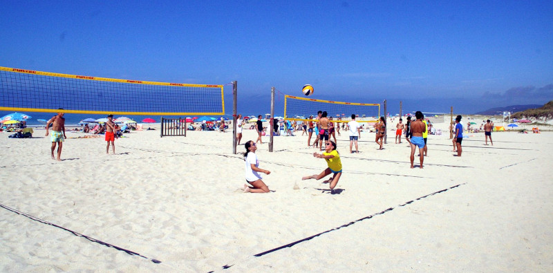 Voley en la playa de Razo este verano Voley en la playa de Razo este verano
