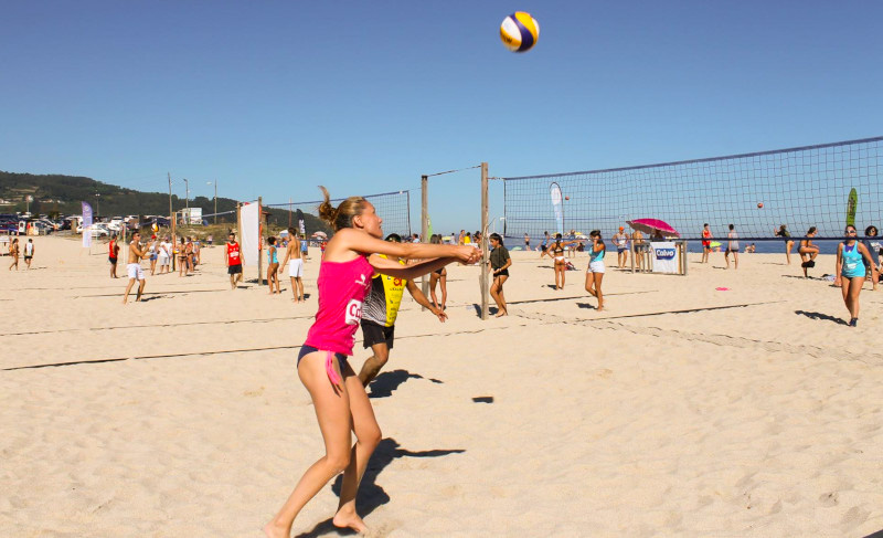 Práctica de volei en Razo Práctica de volei en Razo
