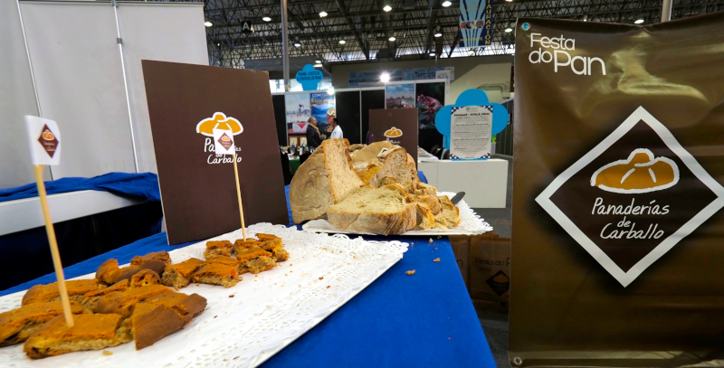 Empanada y pan de Carballo